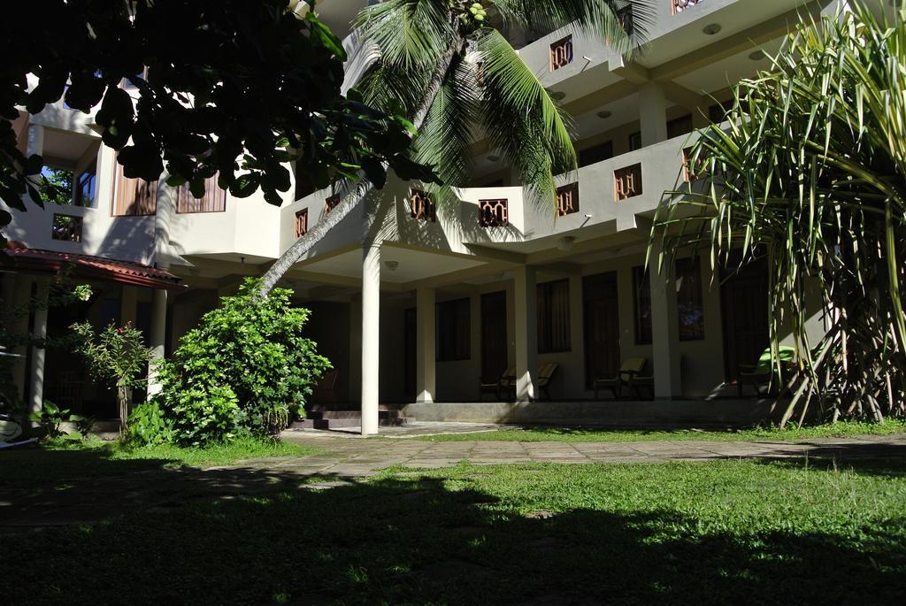 Surf Lanka Hotel Matara Buitenkant foto