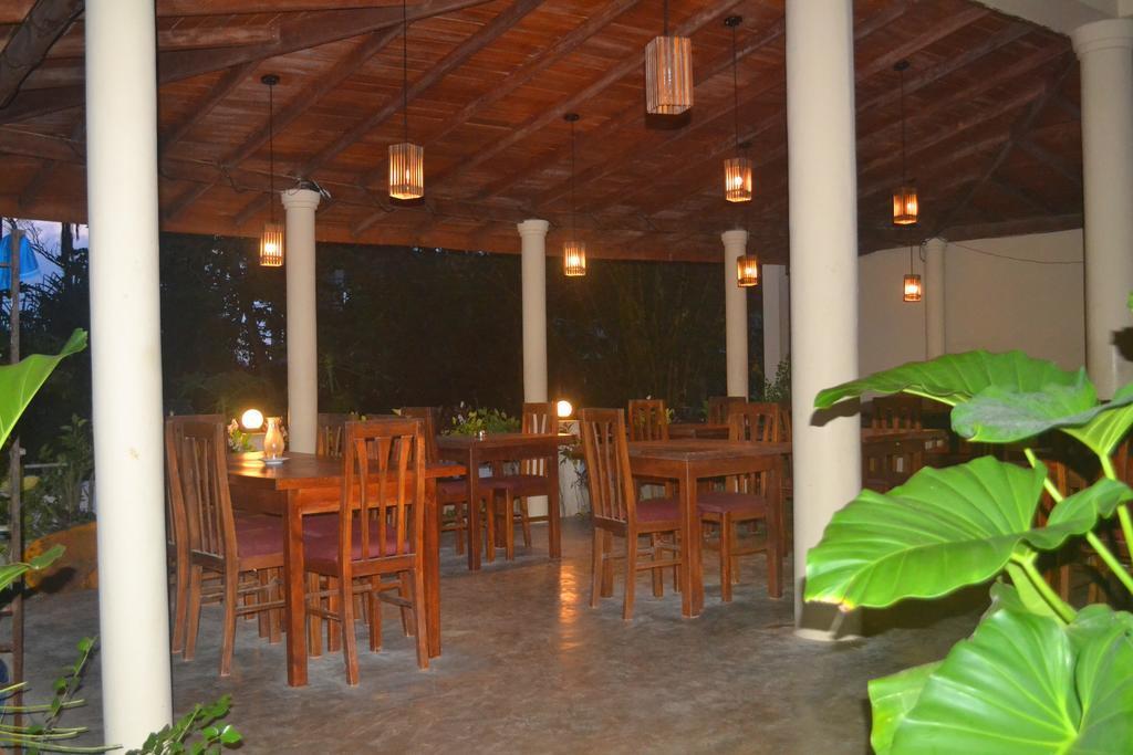 Surf Lanka Hotel Matara Buitenkant foto
