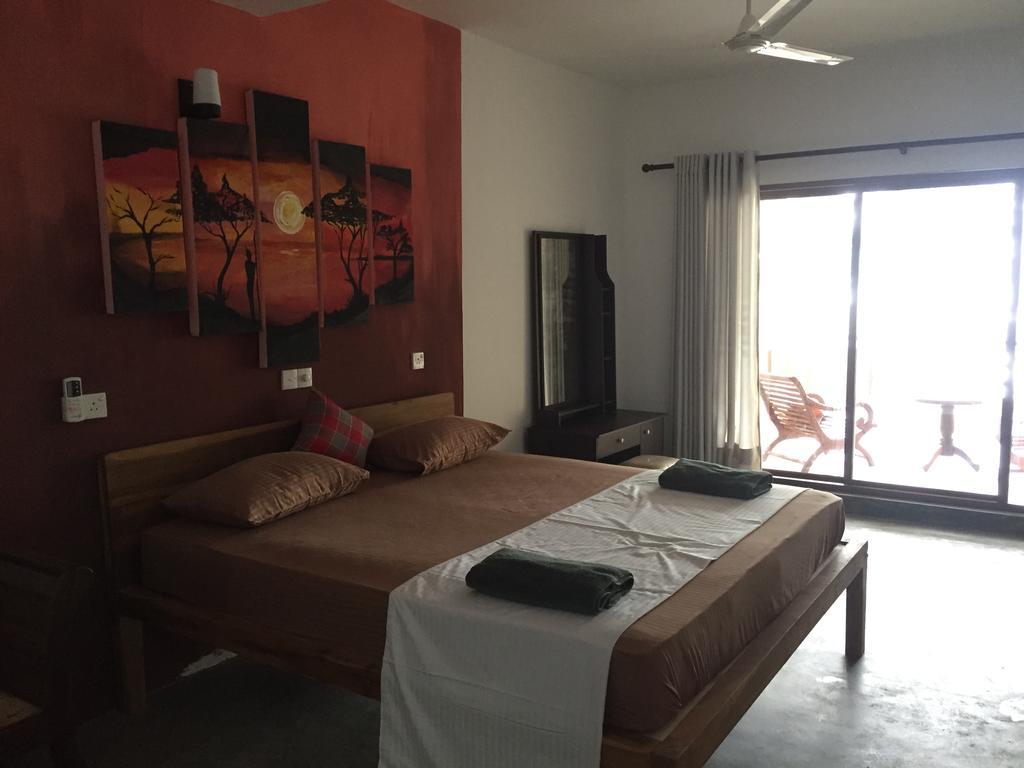 Surf Lanka Hotel Matara Buitenkant foto